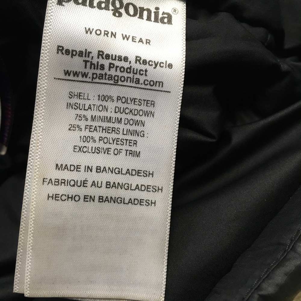 SOLD. Boys Patagonia puffer coat. (12) - Picture 4 of 6